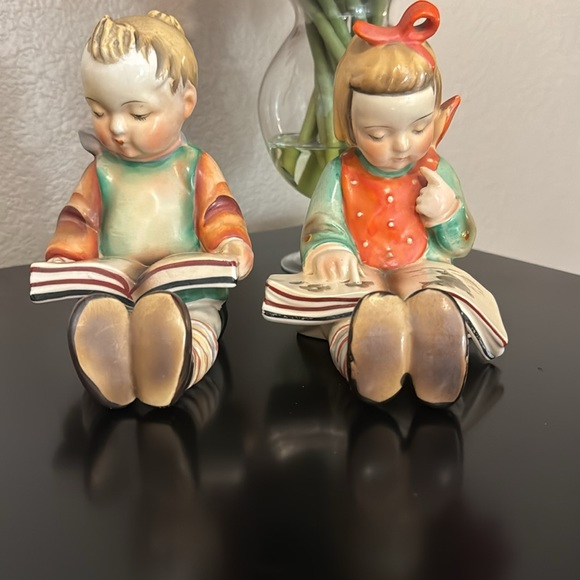 VINTAGE Gold Castle Girl and Boy bookends OR figurines. In perfect condition. - Picture 2 of 5